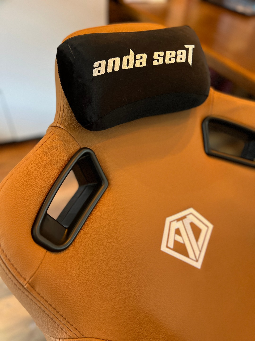 Обзор AndaSeat Kaiser 3 XL - игровое кресло премиум класса