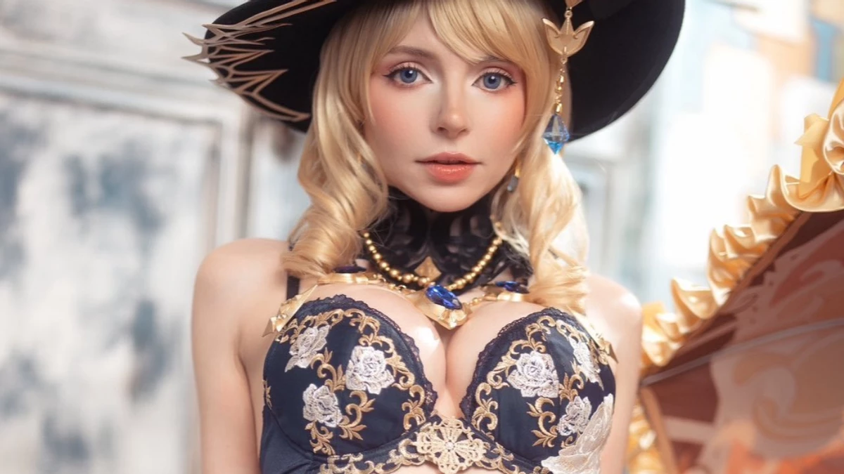 PeachMilky показала косплей Навии из Genshin Impact