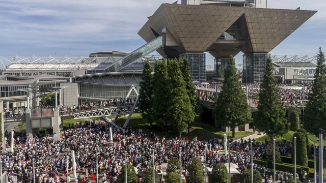 270 000 человек посетило Comiket 103 30-31 декабря