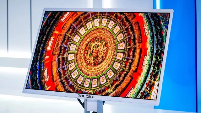 TCL печатает OLED струйным принтером — в продажу поступили 21,6-дюймовые 4K-матрицы