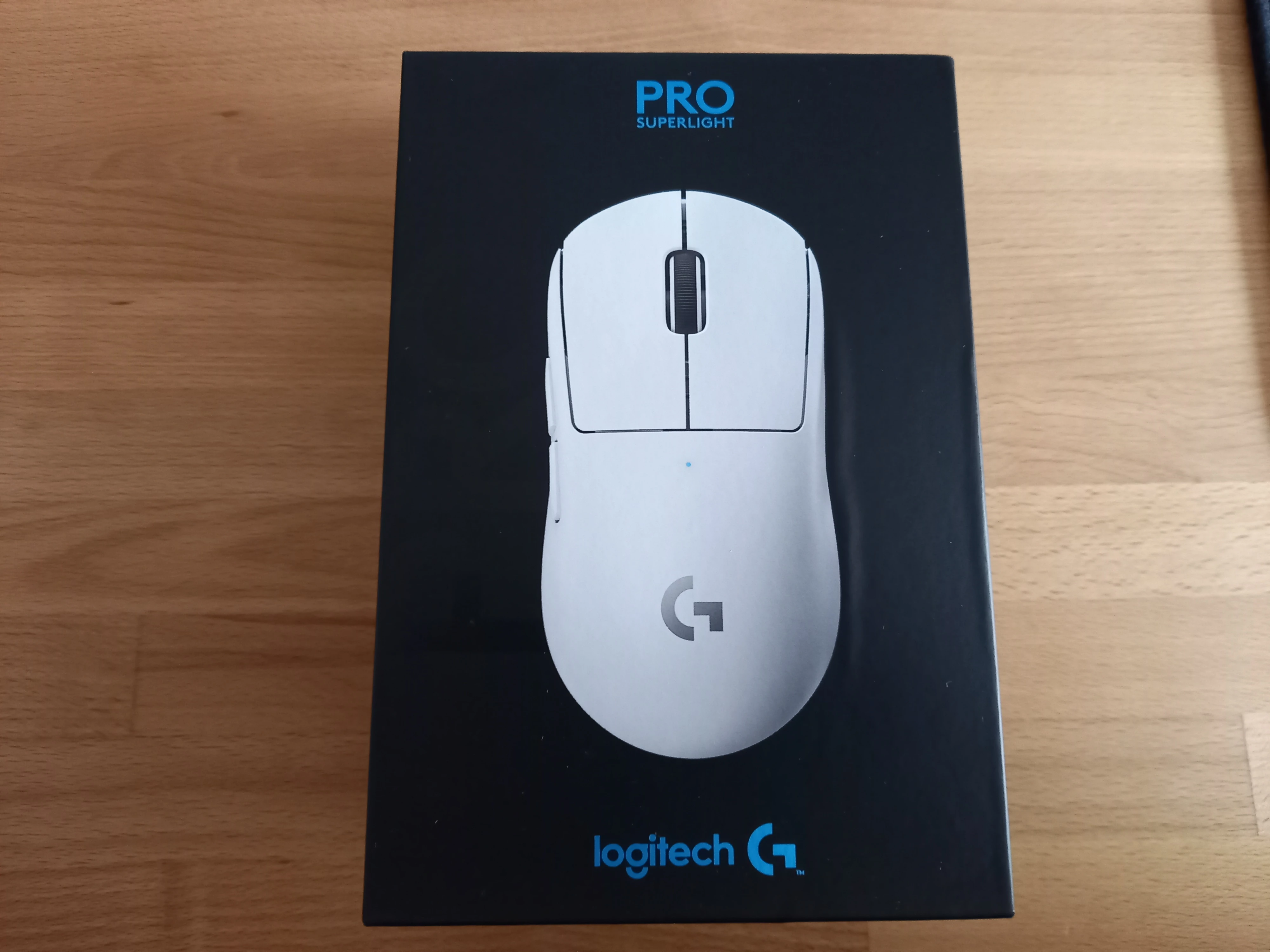 G pro x superlight. Logitech Pro x Superlight коробка. Logitech Pro x Superlight белый. Logitech Logitech Pro x Superlight коробка. Лоджитек g Pro Superlight комплектация.