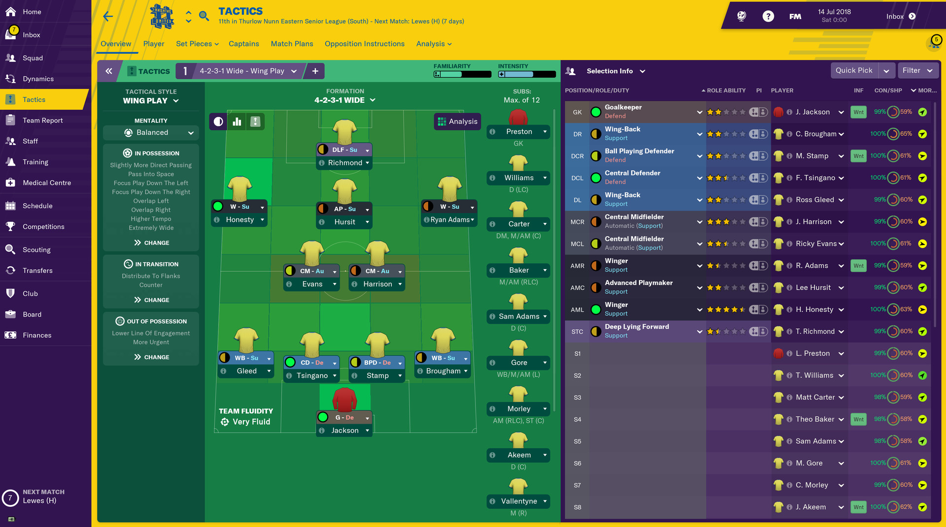 Играть в football manager