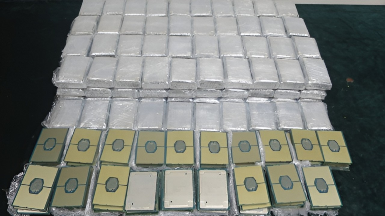 Таможня Китая поймала контрабанду из почти 600 Intel Xeon на $1,2 миллиона